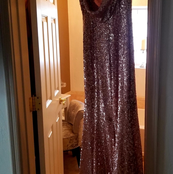 Theia Bridesmaids Gemma - Sequin Rose Gold Size 6 - Picture 3 of 4